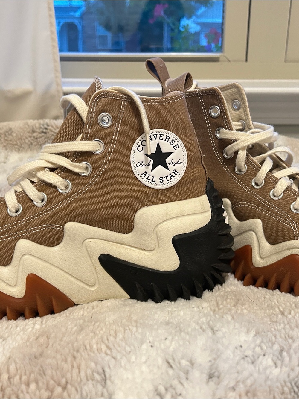 Converse Kids High-Top Sneakers in Tan, White & Brown - Picture 5 of 6